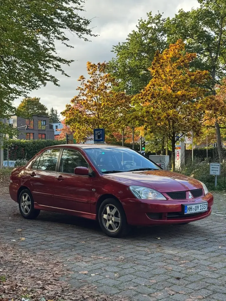 Продам Mitsubishi Lancer 1.6 бензин, 2006 г. (рестайлинг)