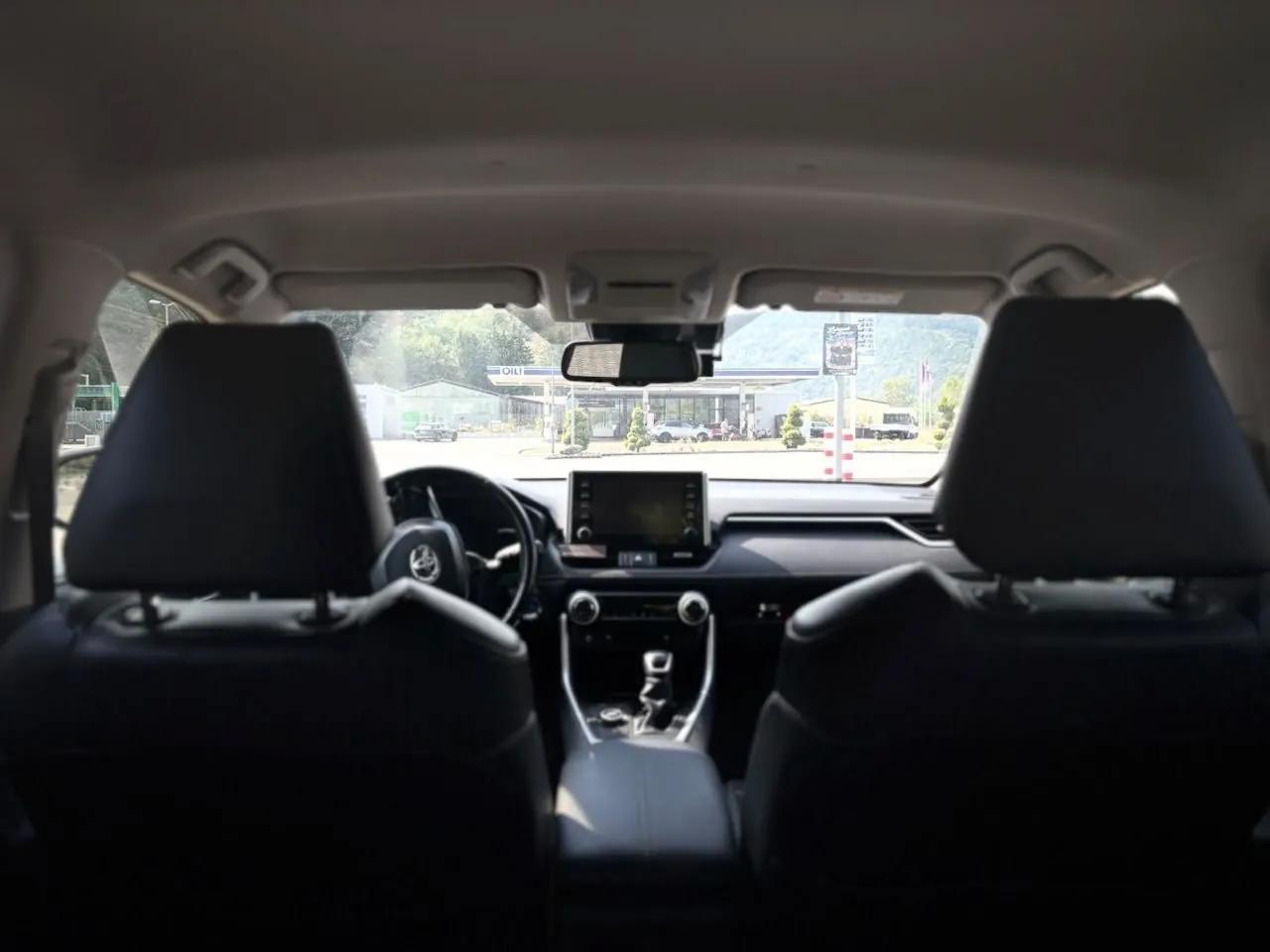 98000km пробега! 2019 2.5 бензин гибрид 19000€