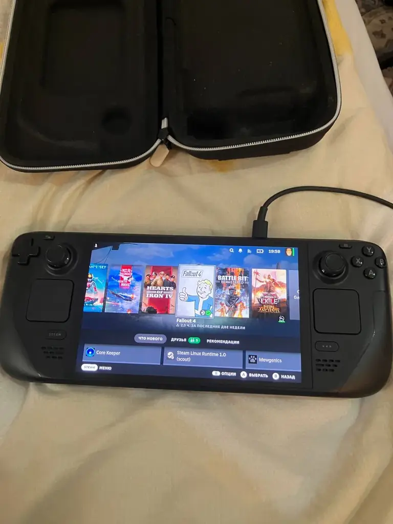 Продаю Steam deck oled на 480гб в хорошем состоянии