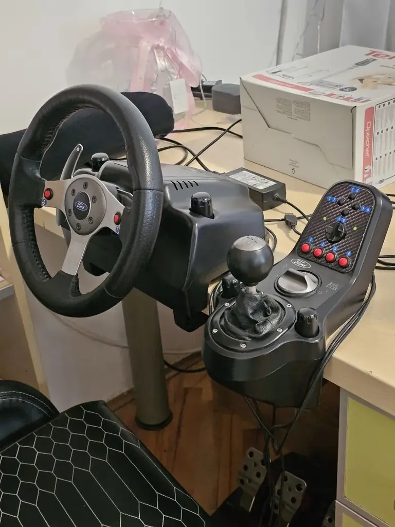 Продается классический игровой руль Logitech G25 🏎. 900 градусов поворота, 2 режима коробки - секв…