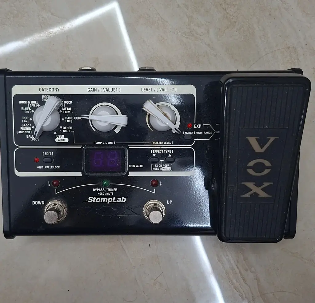 Продаю VOX StompLab G2 - новый!Компактный гитарный процессор эффектов с педалью экспрессии(вах/квак…