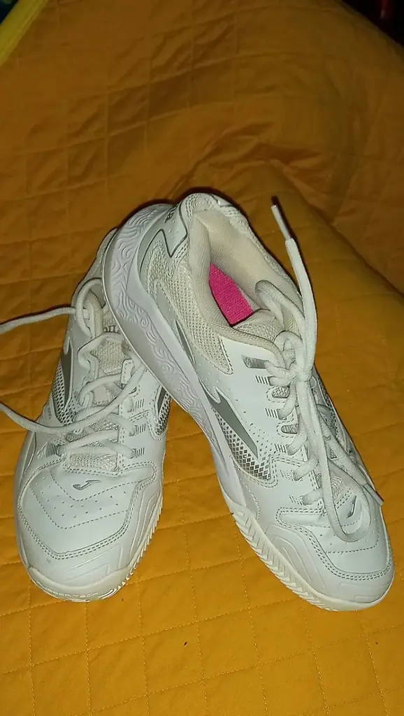 Кроссовки JOMA  MASTER 1000. 38 размер. Обуты пару раз в зал, на физру, (и похоже в них сидели на н…