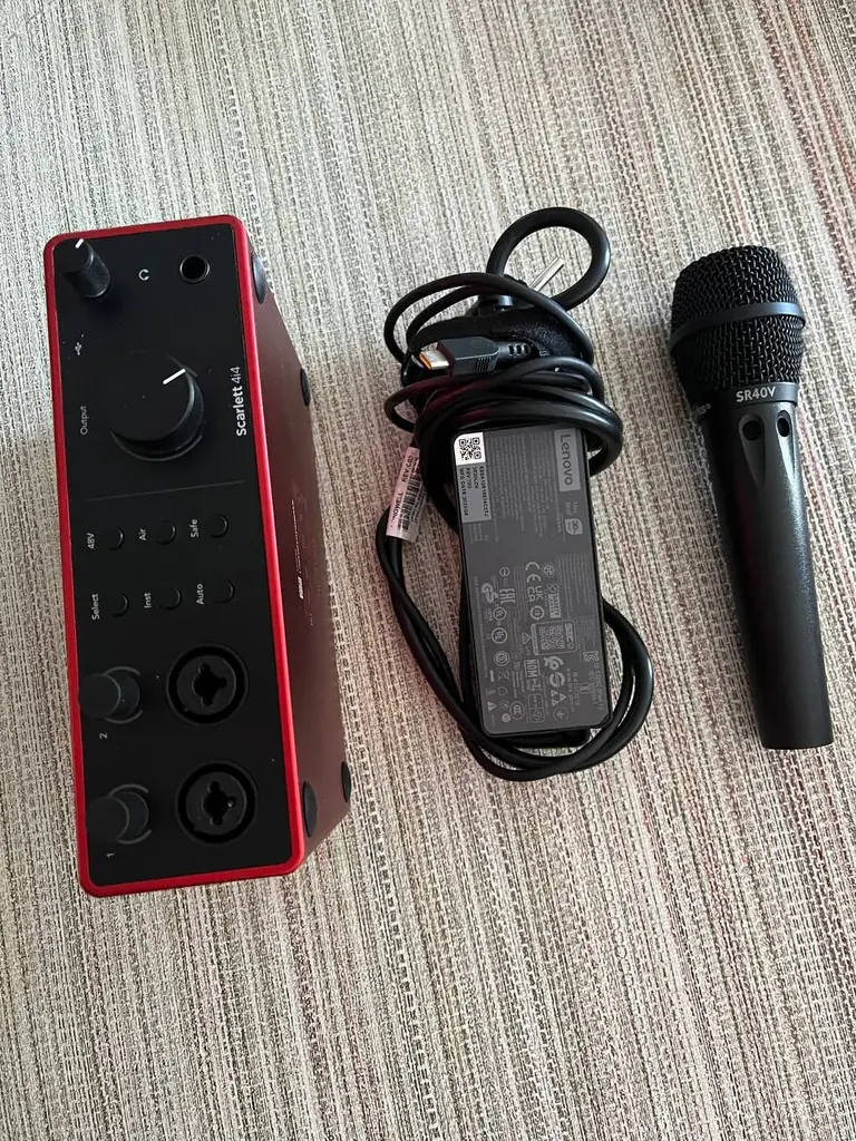 1.Звуковая карта Focusrite Scarlett 4i4 в идеале 200€ Использовалась исключительно в домашней студи…