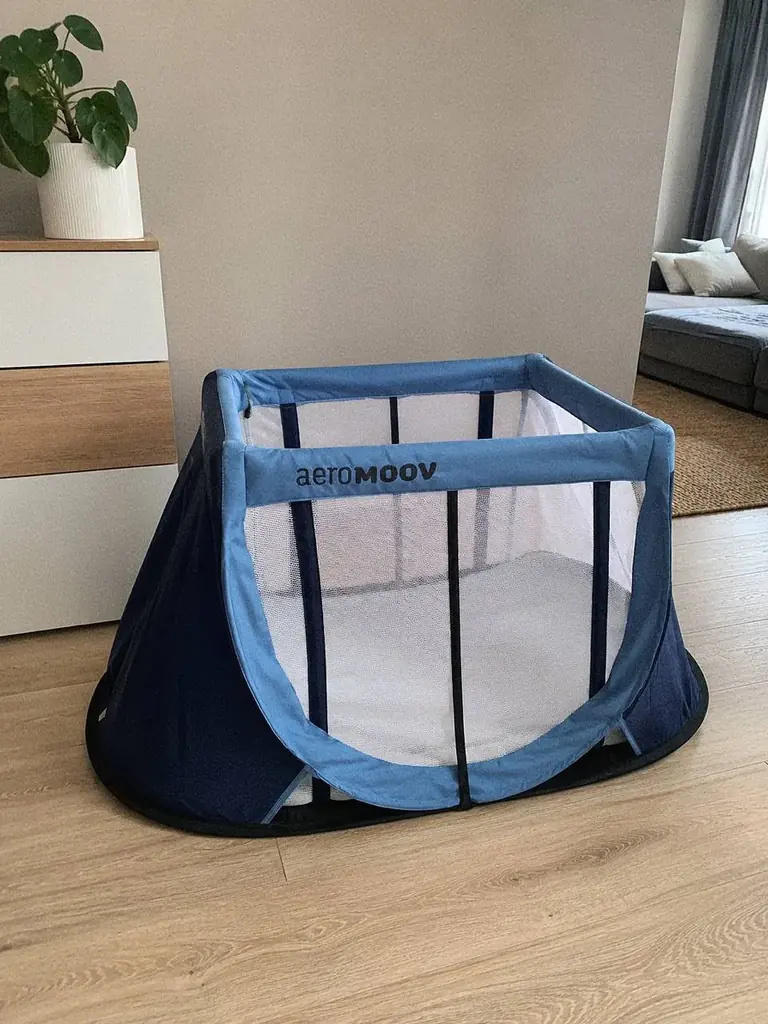 Дорожная кроватка AeroMoov + матрас IKEA — 50 €