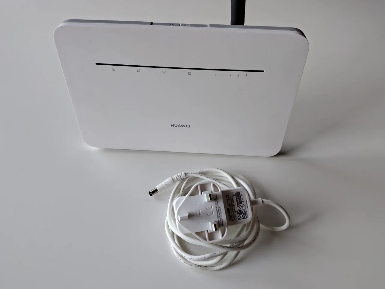 Продам роутер Huawei B535-232 в отличном состоянии. Полностью исправен, работает стабильно, обеспеч…