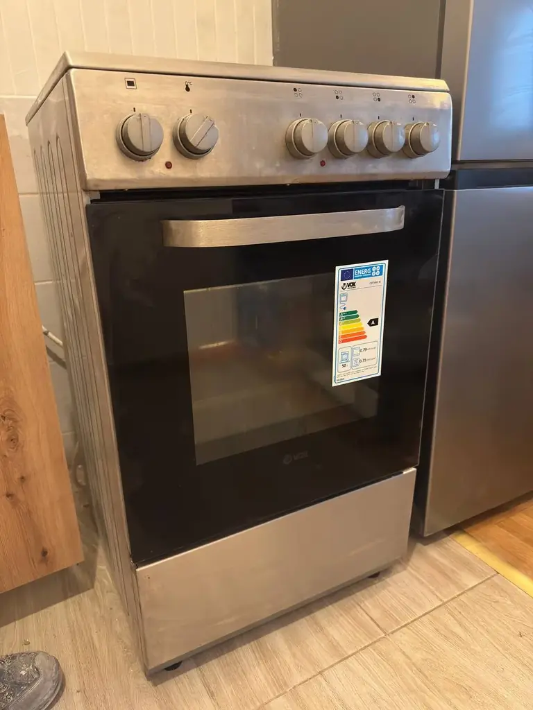 Продам плиту VOX и вытяжку beko, самовывоз