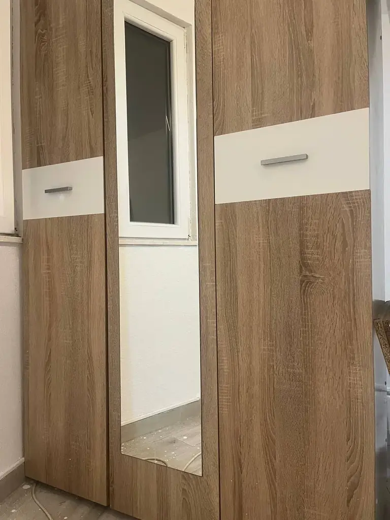Продам шкаф .. Состояние хорошее . Ширина 122 см высота 198 см глубина 52 см . 3х дверный . Цена 60…