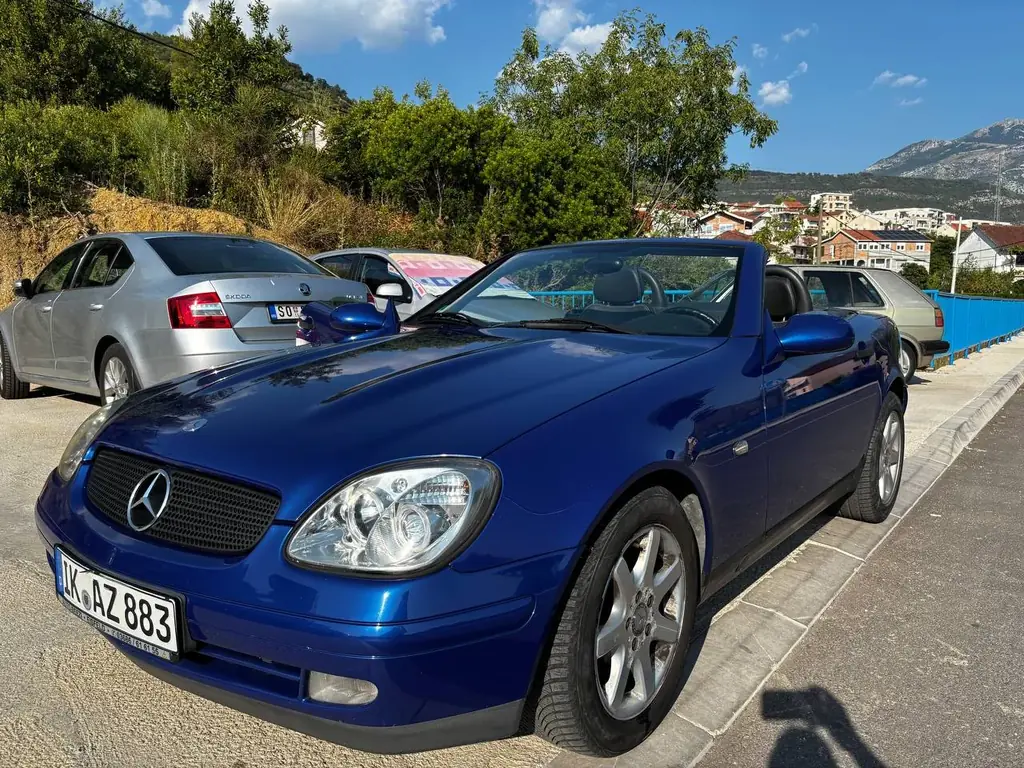 Продам ухоженный SLK 200 Кабриолет , пробег 172тыс сервисная книжка , много что было заменено , в о…