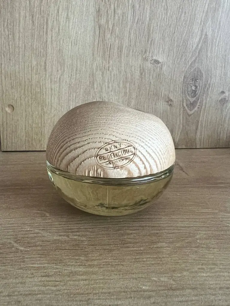 Продам парфюм DKNY coconut (аромат классического зеленого яблока + нотки кокоса). Новый, без «пары …