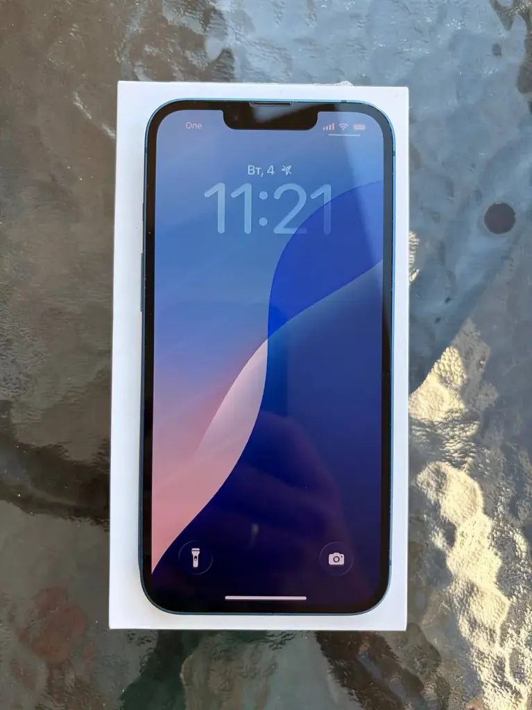 Продам Iphone 13, 128 GB;