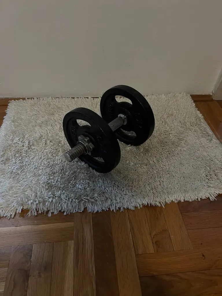 Продам разборную гантелю 12 кг. 15€. Будва.