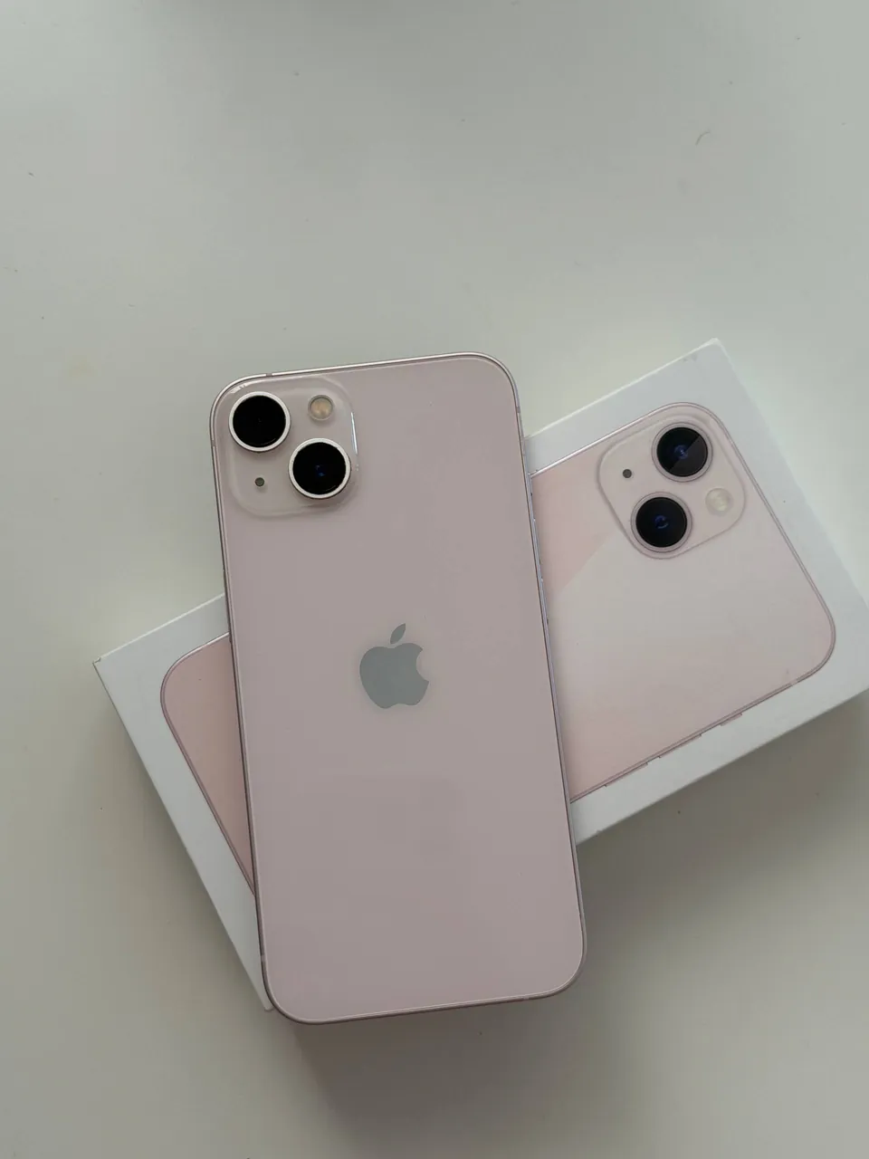 Продам розовый iPhone 13 / 128 гб. Состояние аккумулятора 80%