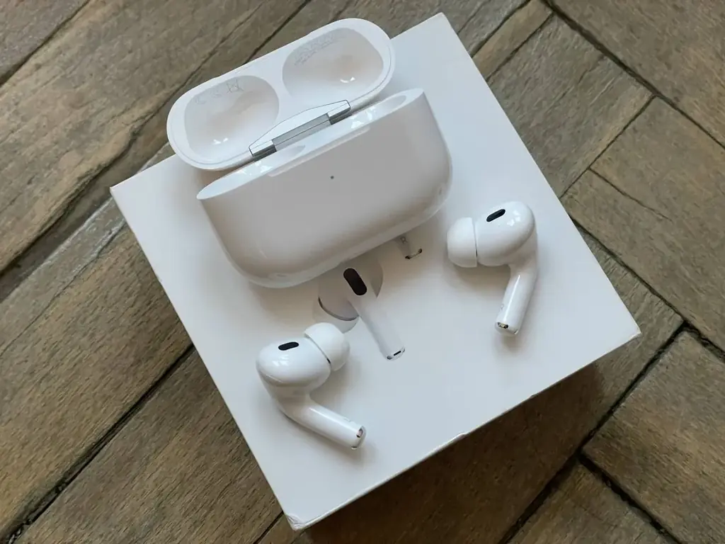 Продаю AirPods Pro в отличном состоянии