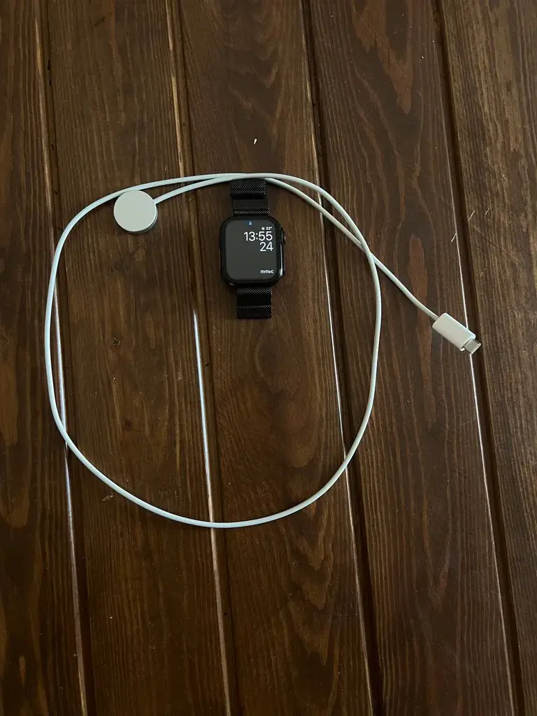 Продам Apple Watch 7 45мм GPS