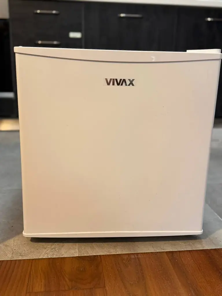 Продаётся холодильник мини-бар Vivax MF-45.