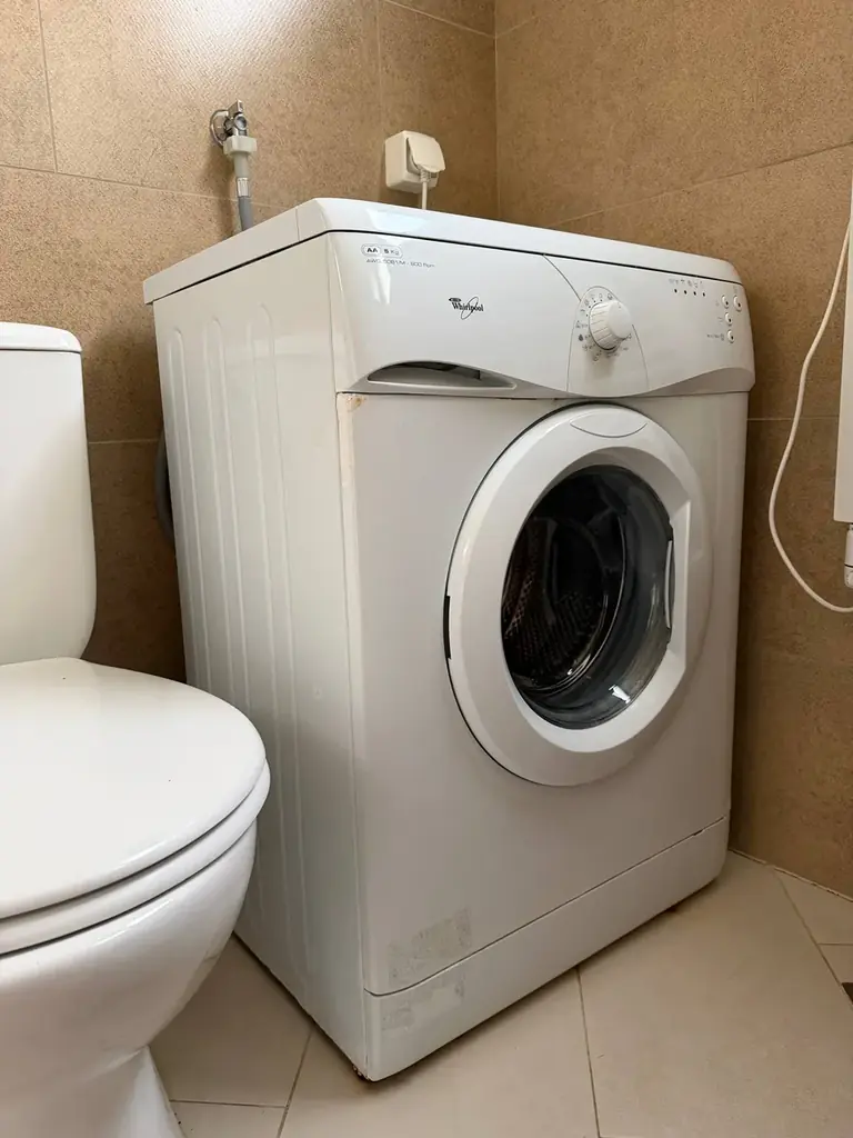 Котор. Доброта. Продам стиральную машинку Whirlpool AWG 5081/M