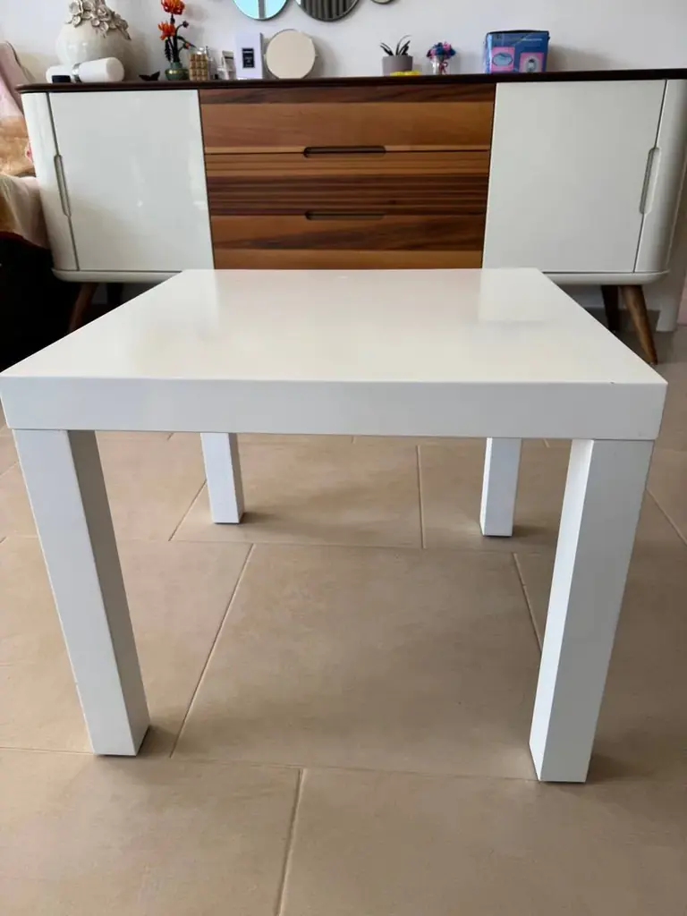 1) Продается столик IKEA.
