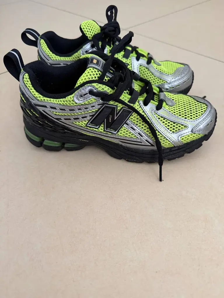 Продам кроссовки new balance, размер 38,5, почти новые, куплены в Италии, 20 евро. Будва