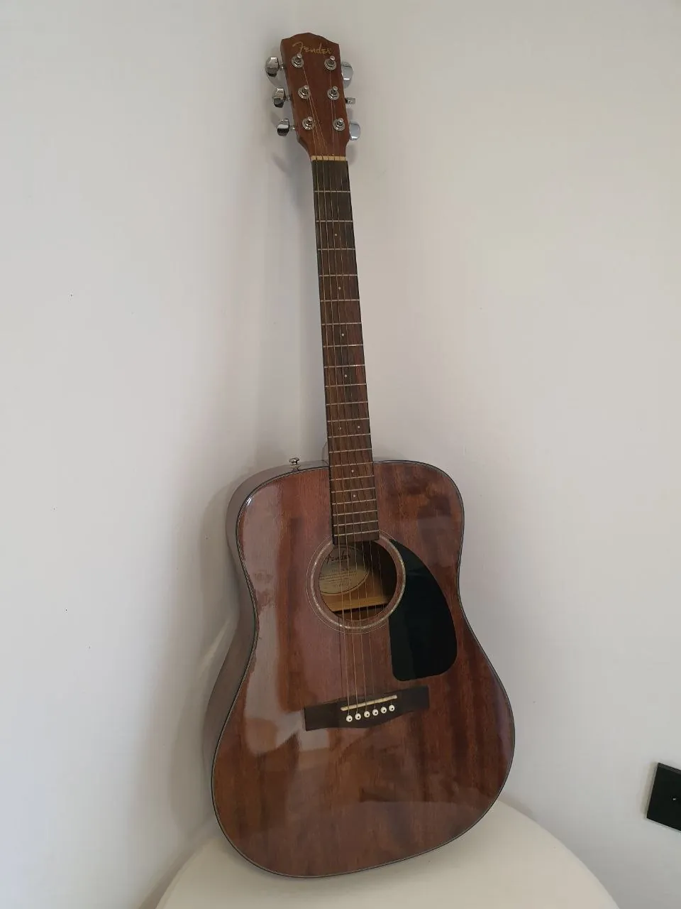 Продаётся б/у акустическая гитара Fender CD-60 AM NAT, цвет — махагон. В комплекте чехол. Цена — 12…