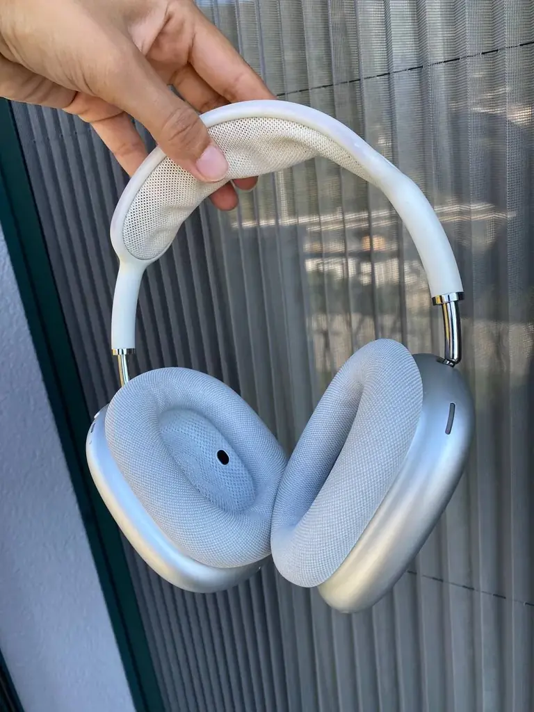 Продаю AirPods Max в отличном состоянии