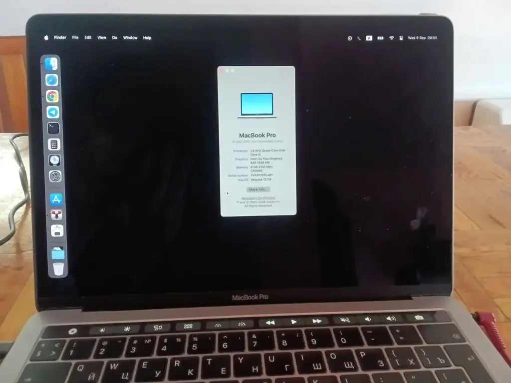 Продам MacBook Pro 13 2019 8/128