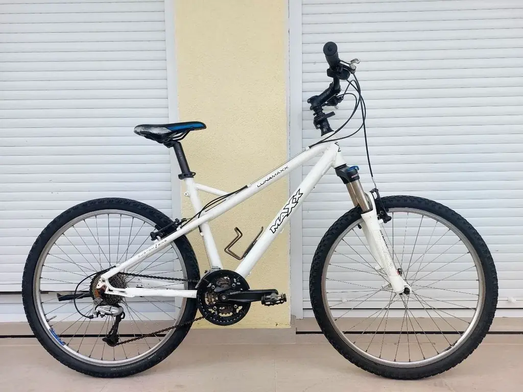 Продаю качественный немецкий велосипед Maxx с отличной трансмиссией Shimano Deore. 27 скоростей, ле…