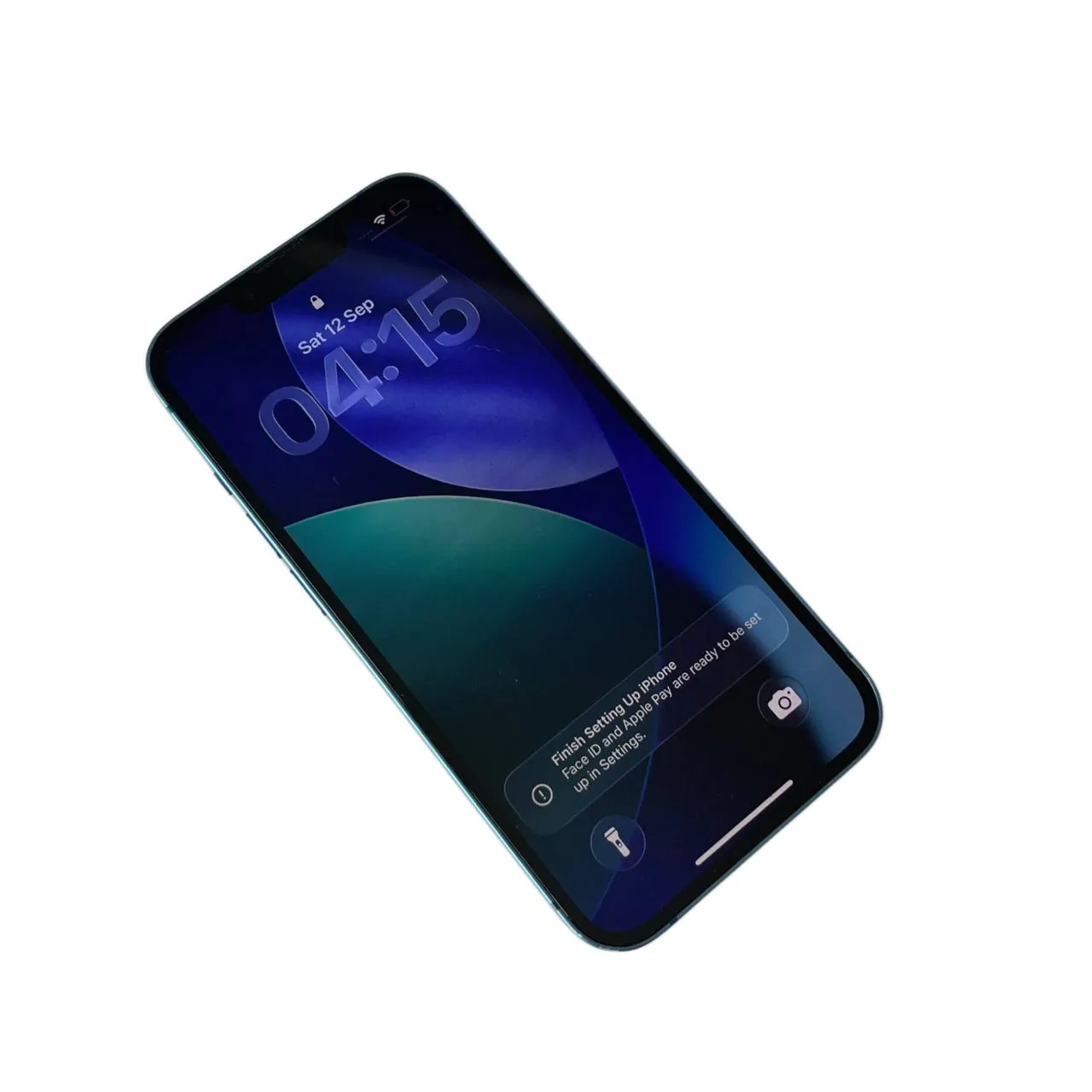 Продается смартфон iPhone 13 с объемом памяти 128 ГБ.