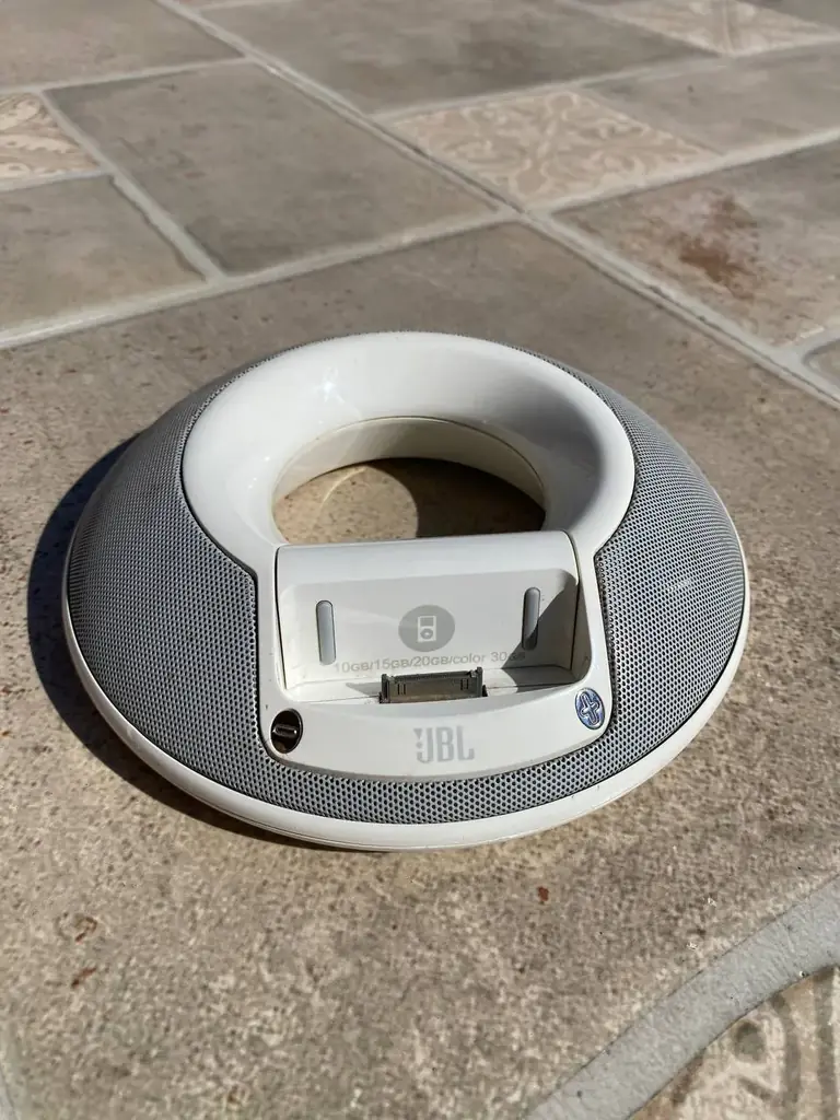 Продам акустику JBL On Stage II