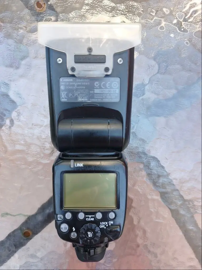 Продам вспышку Canon SPEEDLITE 600EX-RT.