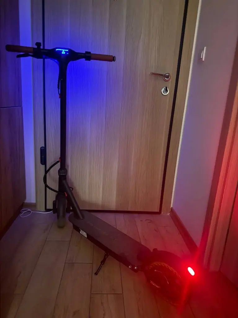 Продам электро самокат модель ms energy m10 все исправно цена 150€