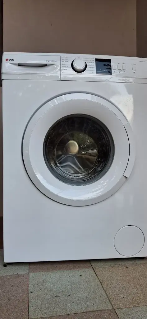 Продаётся стиральная машину VOX WM1060 T14D полностью в рабочем состояние ,хорошее. Цена 150 евро.