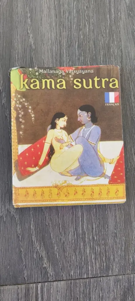 Продаю две книжки- артефакта