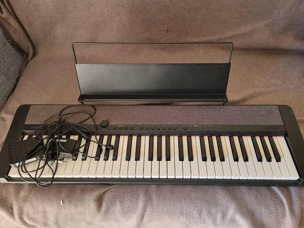 Продам стильный и качественный синтезатор Casio Casiotone CT-S1.