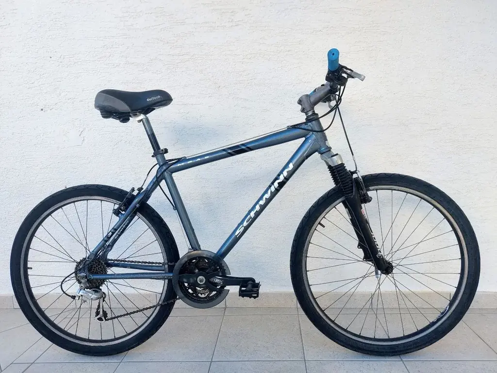 Продаю велосипед Schwinn (США) с трансмиссией Shimano Deore/Sora. 27 скоростей, легкая алюминиевая …