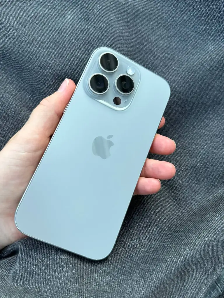 iPhone 16 pro 256 gb natural titanium