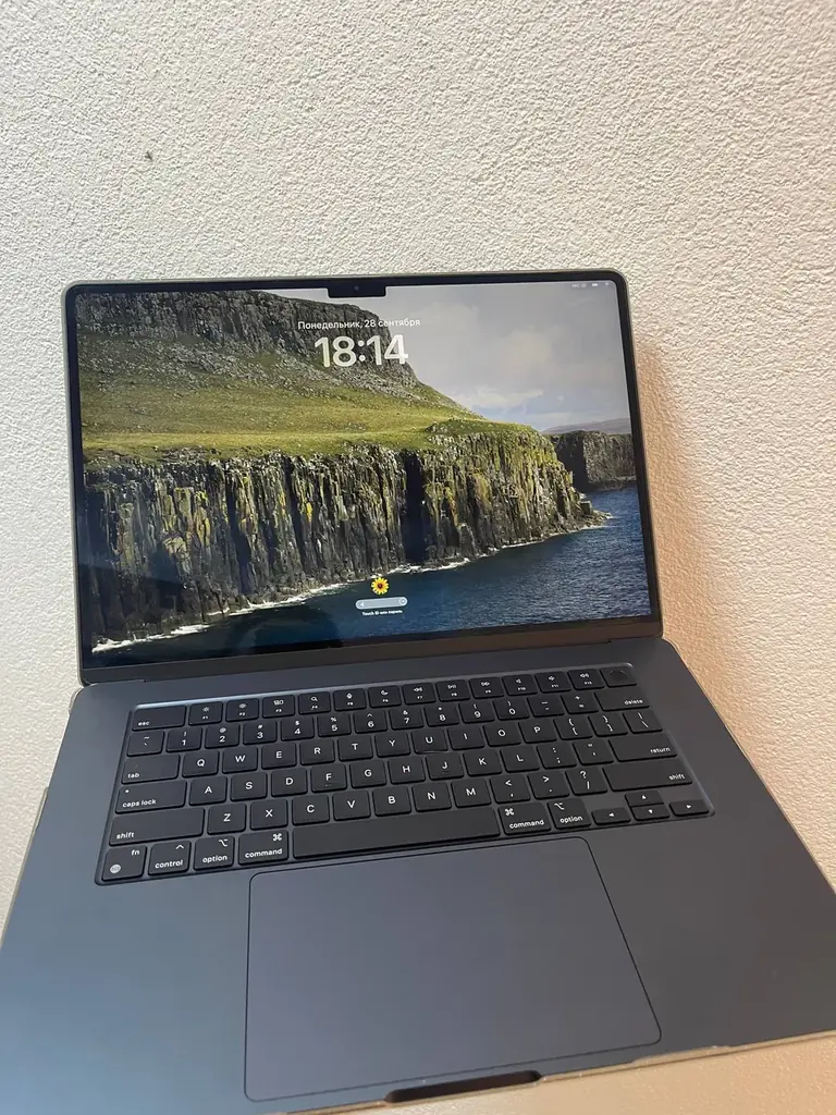 Продаю MacBook Air 15.