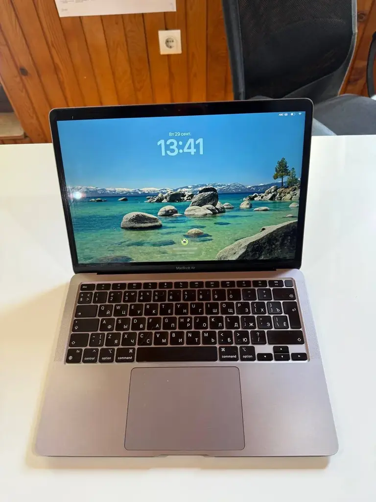 Продам MacBook Air 13" M1 (2020), 8/256 цвет серый космос