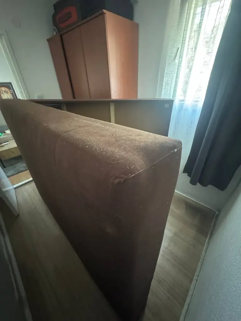 Продам кровать за 20€. Самовывоз сегодня из Будвы. 140х200. Звонить или писать на вайбер или вотсап…