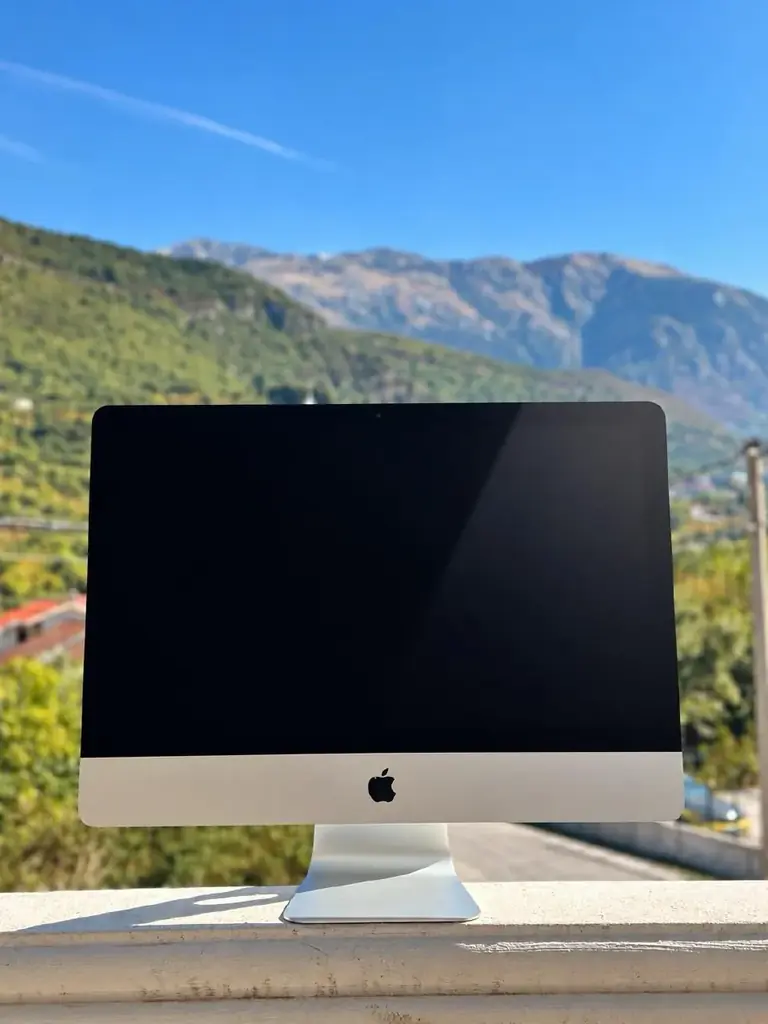Apple iMac Retina 4K 21.5" (2017) + клавиатура