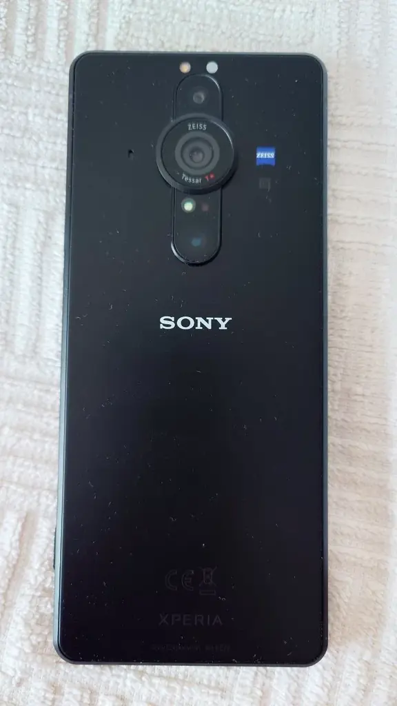 Продаю смартфон Sony xperia pro-i 512mb 2 sim