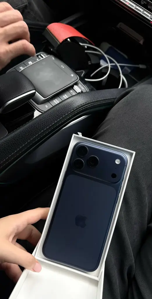 Продаю 17 pro max 256 gb. Состояние 10/10