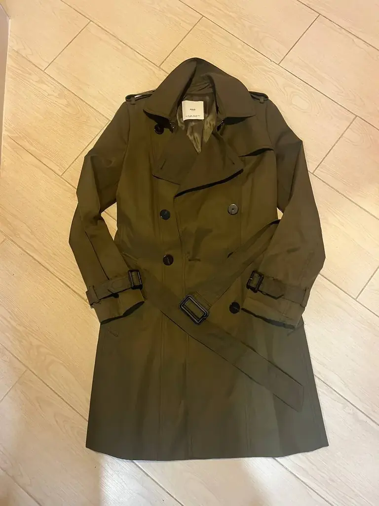 # Будва# тренч Mango, 42 р-р , оливкового цвета. Состояние нового( надет пару раз, без следов носки…