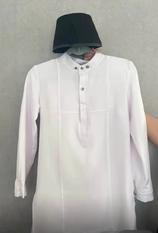 На Хеллоуин. Для подростка (160см). Цена -8€. Женский- XL Юбка, парик, ресницы и колготки. Цена -1…