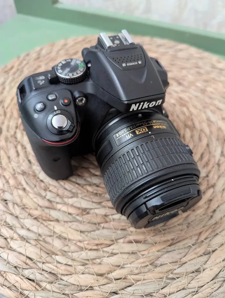 Nikon D5300 в отличном рабочем состоянии, без ремонтов.