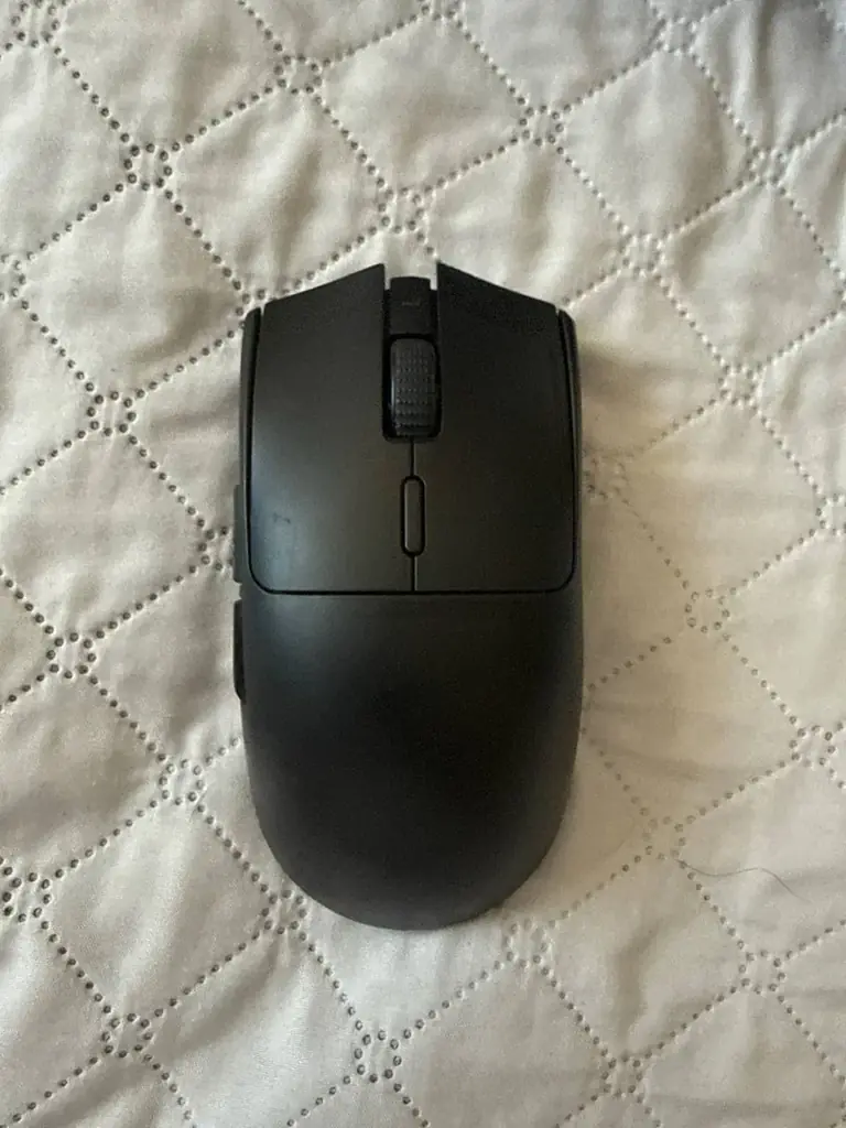 Продам мышку Razer Viper V3 hyperspeed без глайдов