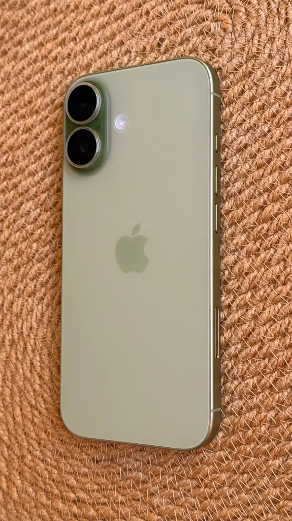 Продам iPhone 17 - 256 GB
