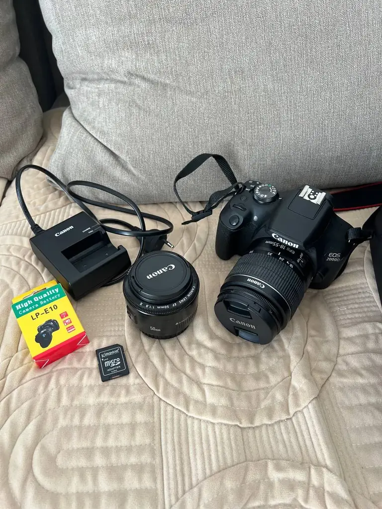 Продам фотоаппарат Canon 2000D с родным объективом 18-55mm + объектив Canon 50mm 1.8