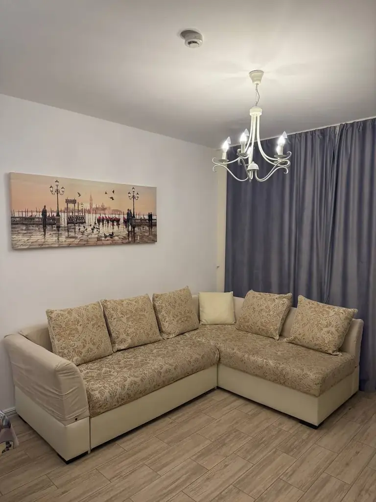 Продам диван ,длина 260*угол правый 185см, спальное место 210*130.