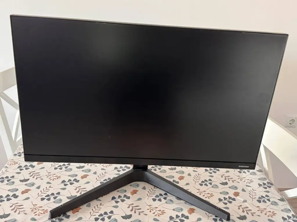 Продам монитор Samsung 24 дюйма , F24T350FHA, IPS, FHD 1920x1080, 75hz, есть небольшая царапина на …