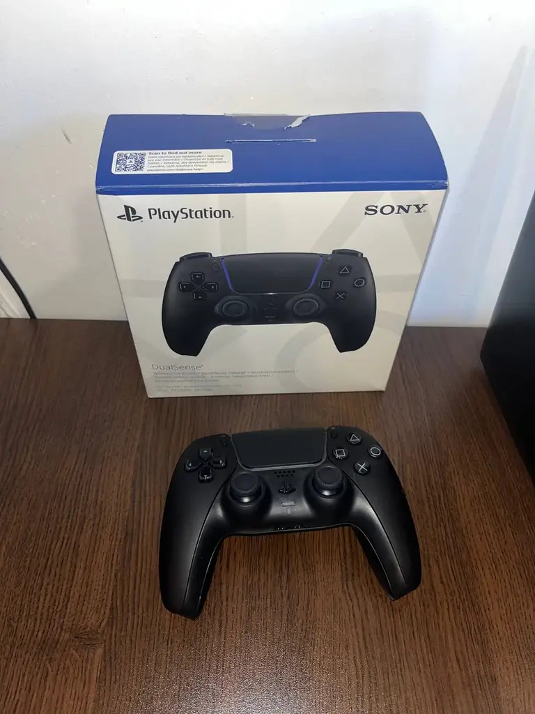 Добрый день. Продаю Dualsense в цвете Midnight Black. Отличный контроллер для игр. Подскажу как луч…